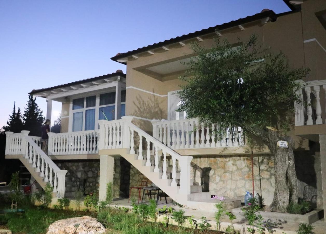 Essos Villas Dhërmi エクステリア 写真