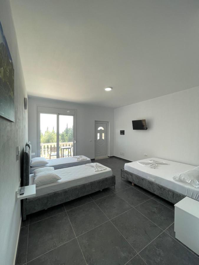 Essos Villas Dhërmi エクステリア 写真