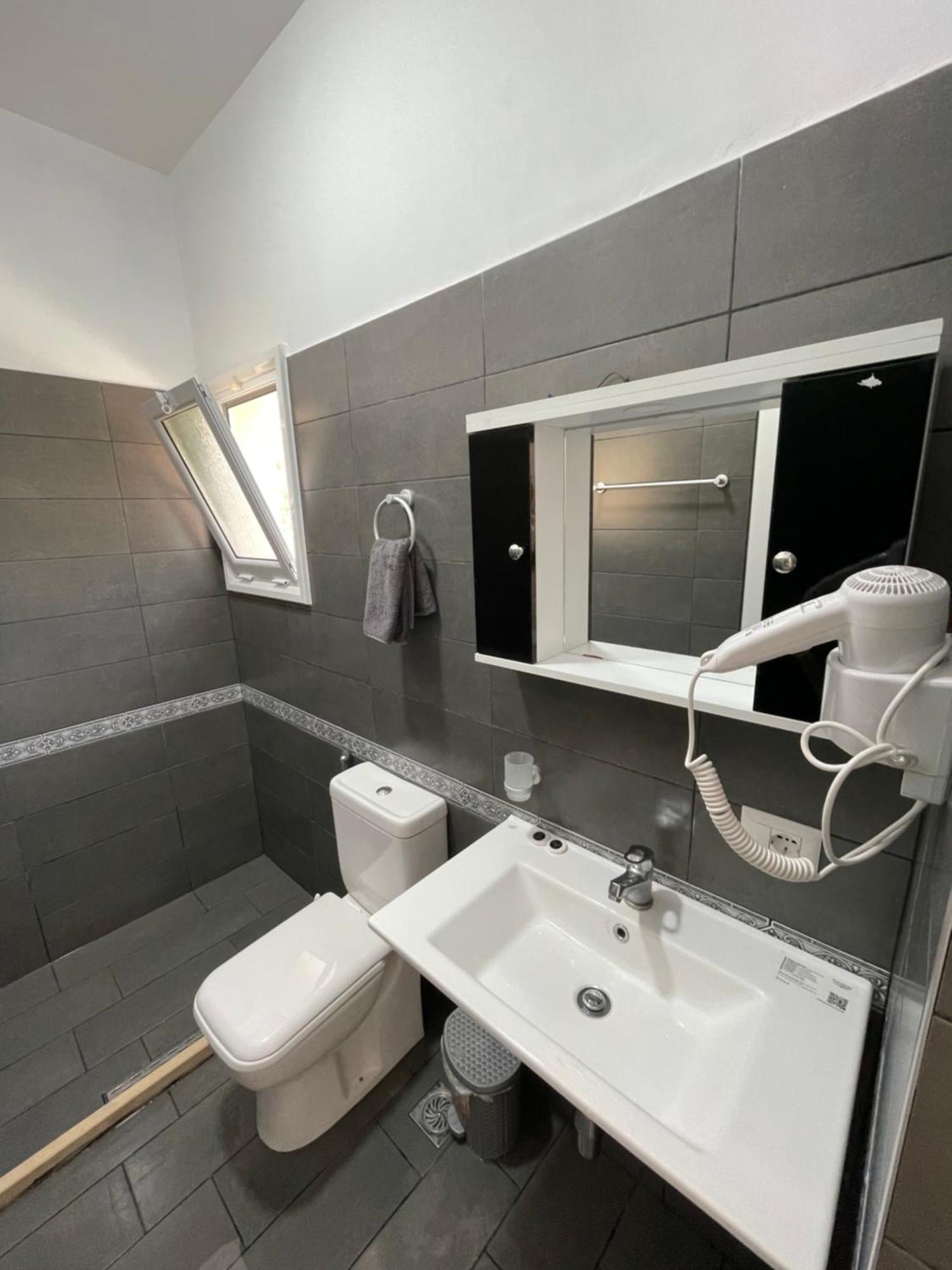 Essos Villas Dhërmi エクステリア 写真