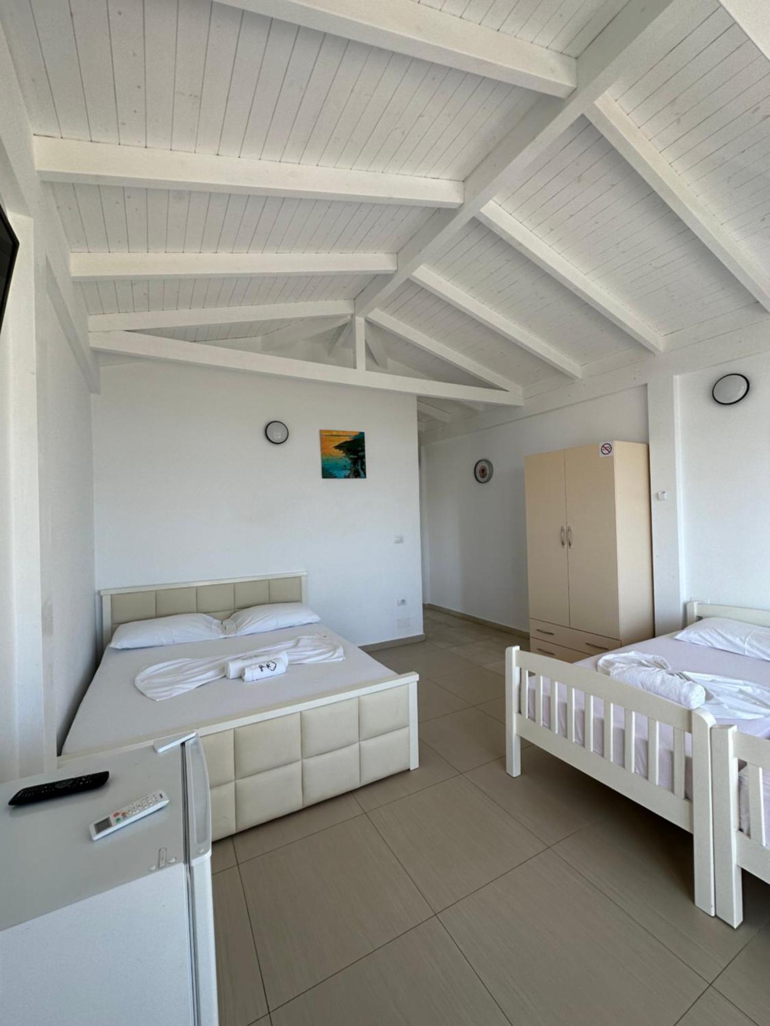 Essos Villas Dhërmi エクステリア 写真