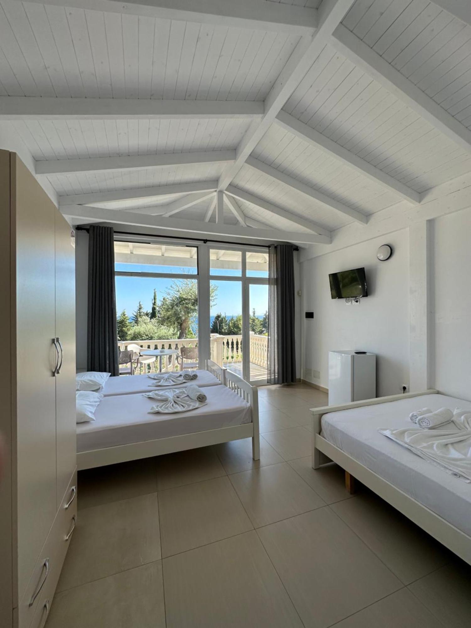 Essos Villas Dhërmi エクステリア 写真