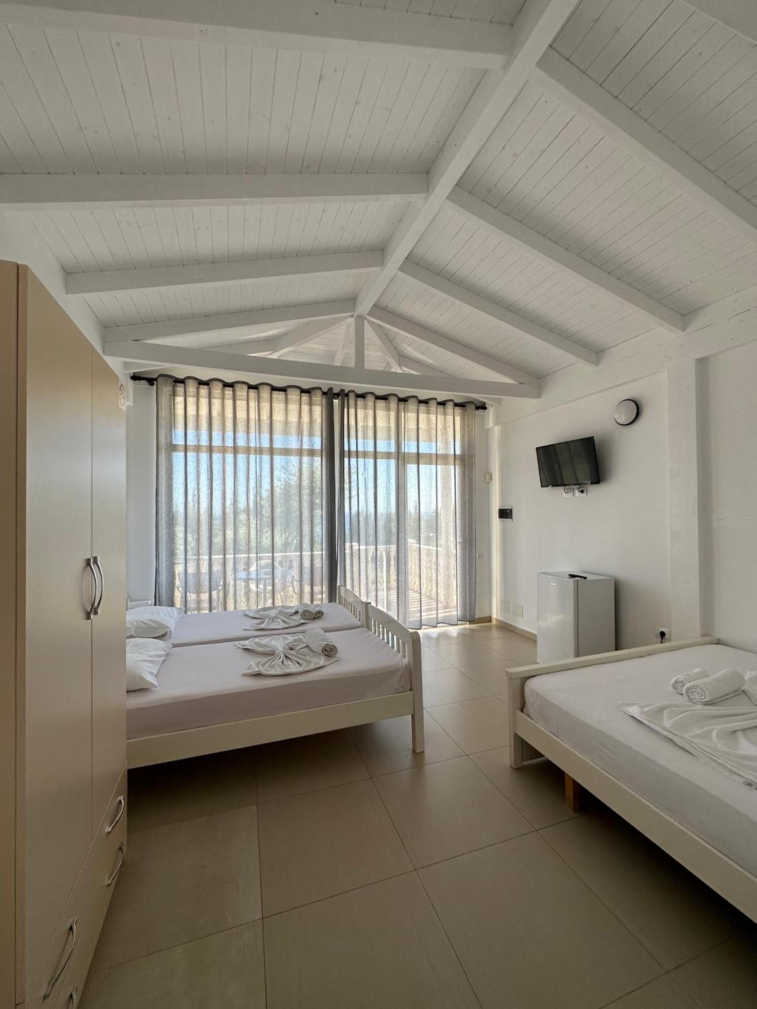 Essos Villas Dhërmi エクステリア 写真