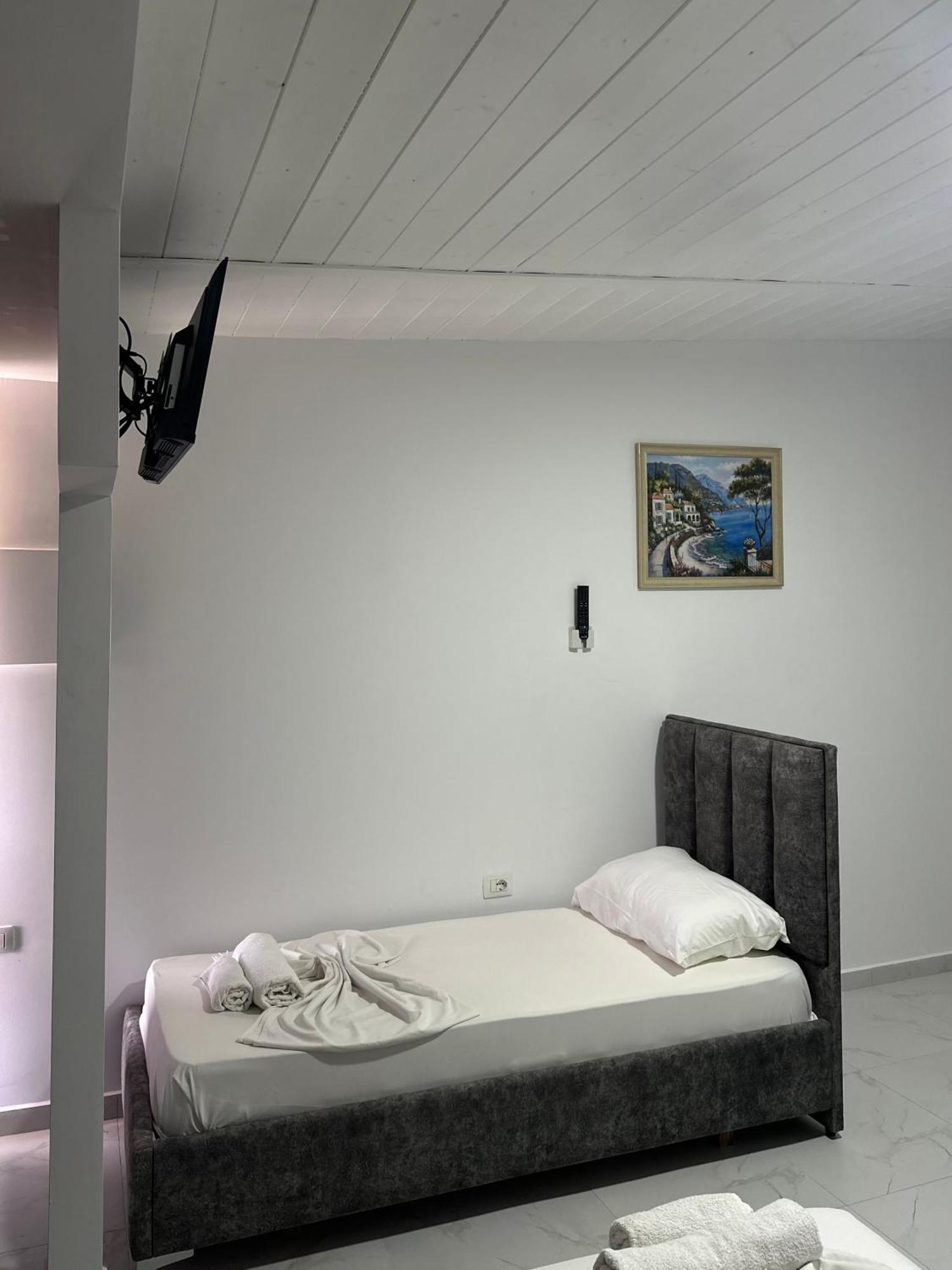 Essos Villas Dhërmi エクステリア 写真
