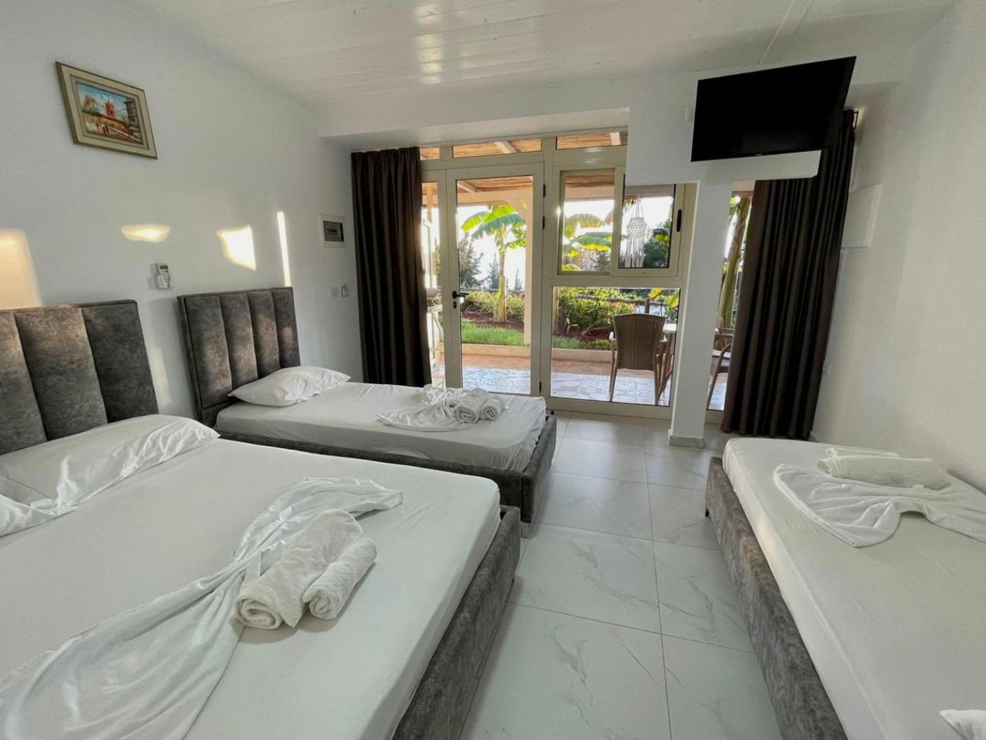 Essos Villas Dhërmi エクステリア 写真