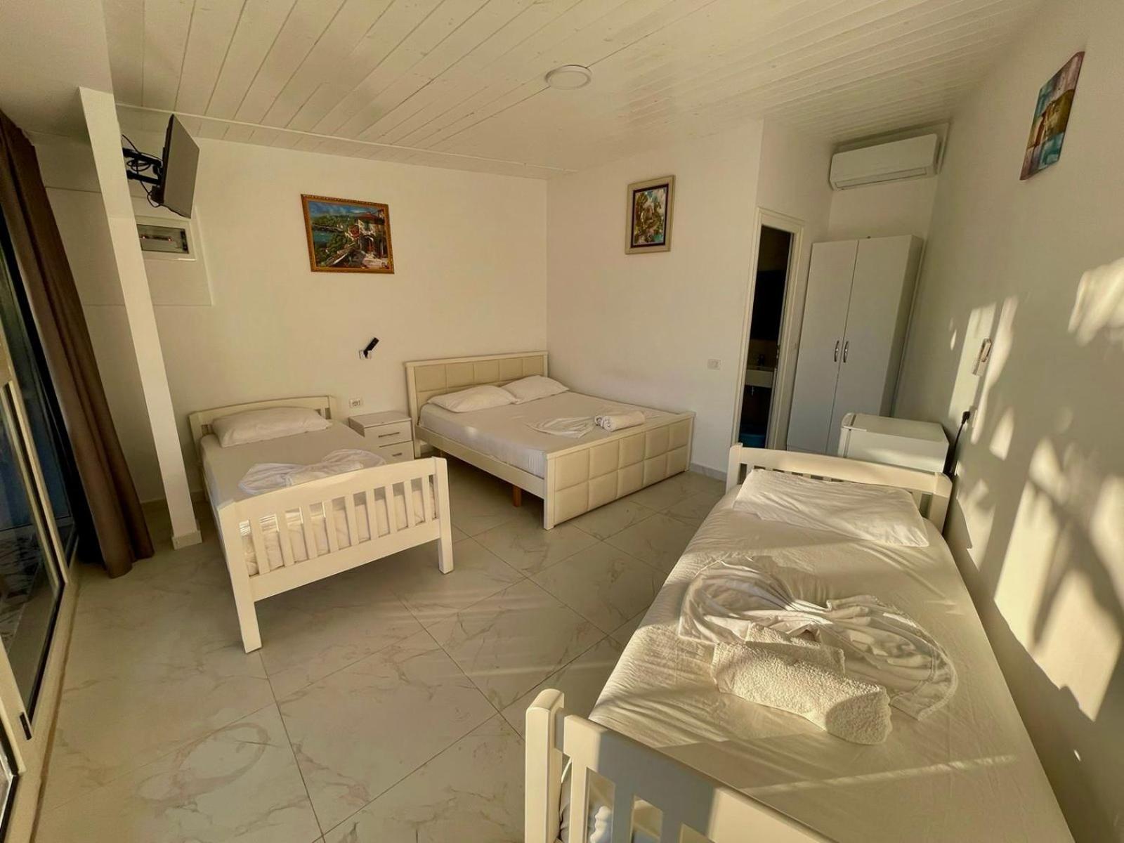 Essos Villas Dhërmi エクステリア 写真