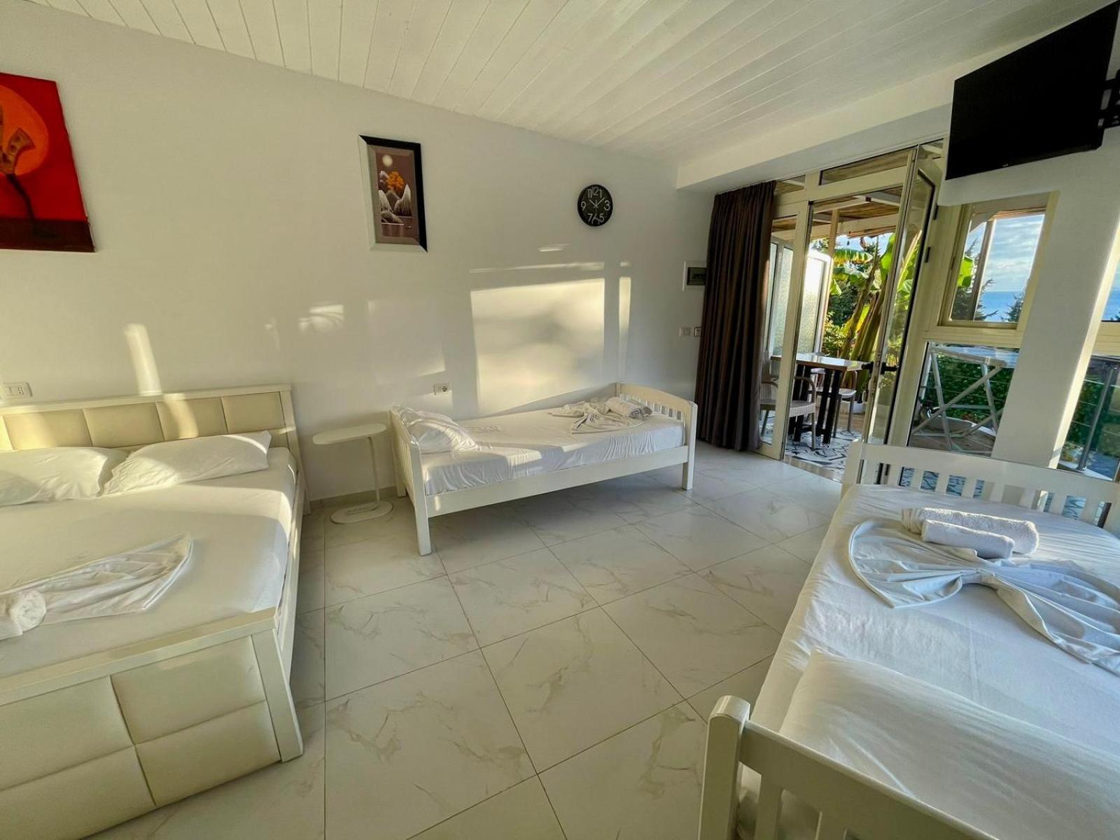Essos Villas Dhërmi エクステリア 写真