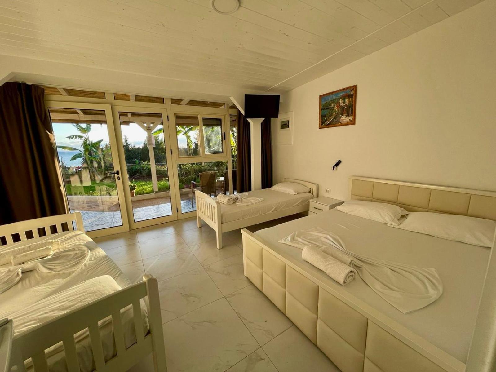Essos Villas Dhërmi エクステリア 写真