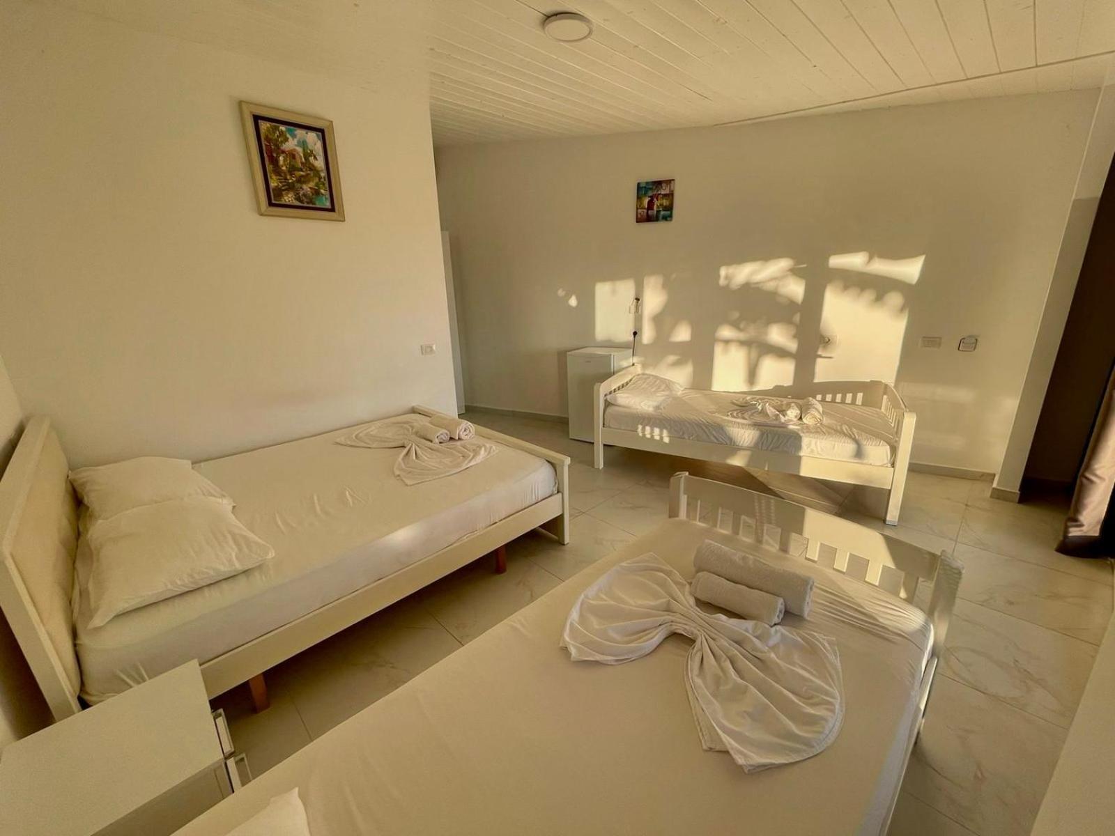 Essos Villas Dhërmi エクステリア 写真