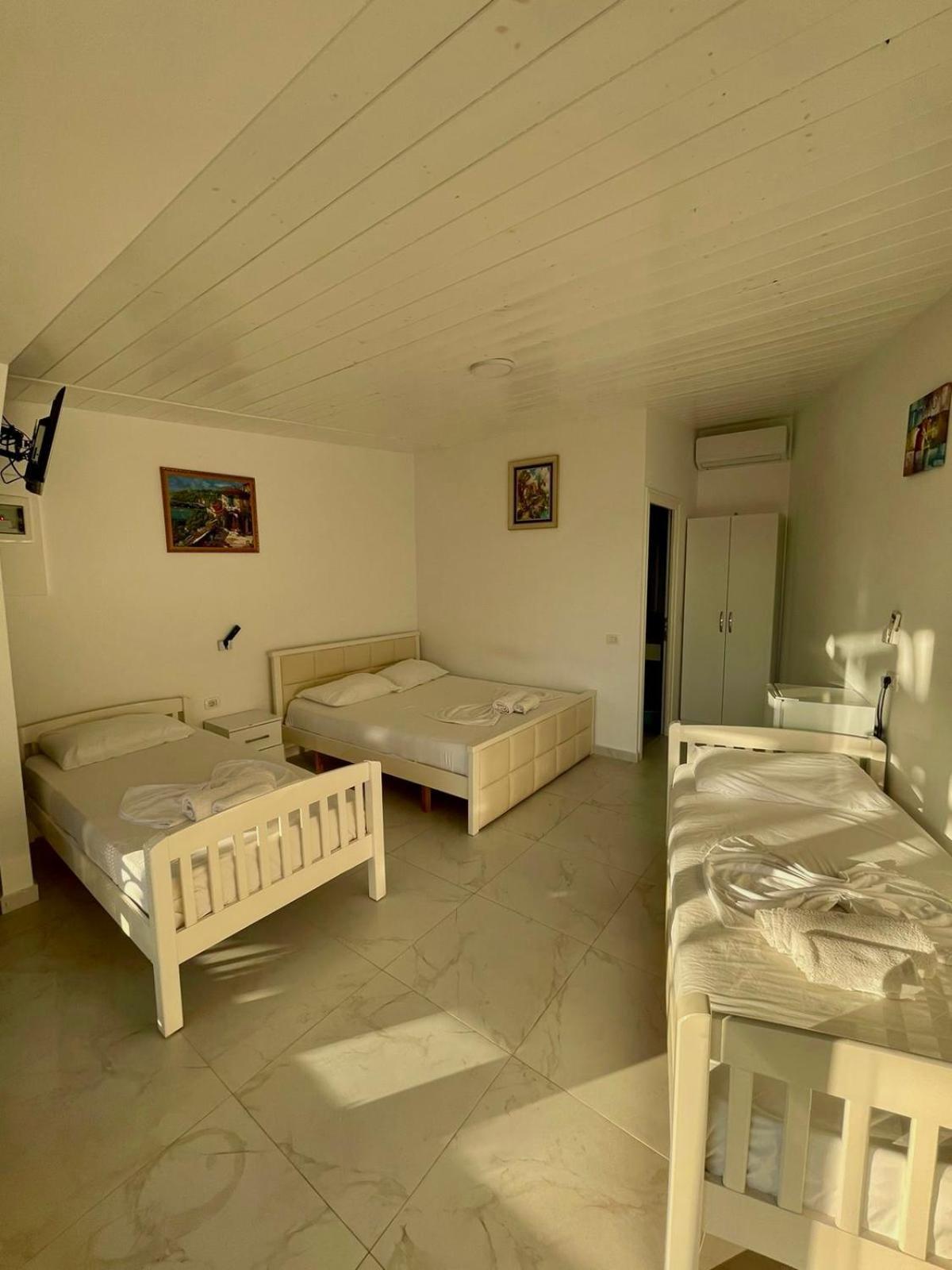 Essos Villas Dhërmi エクステリア 写真